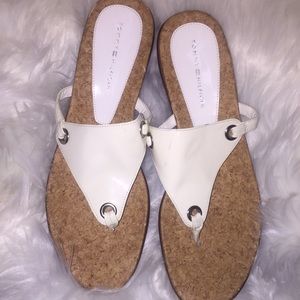 Tommy Hilfiger Cream & Brown sandals. Size 10 M.